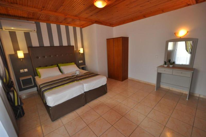 לימנריה Hotel Asterias מראה חיצוני תמונה
