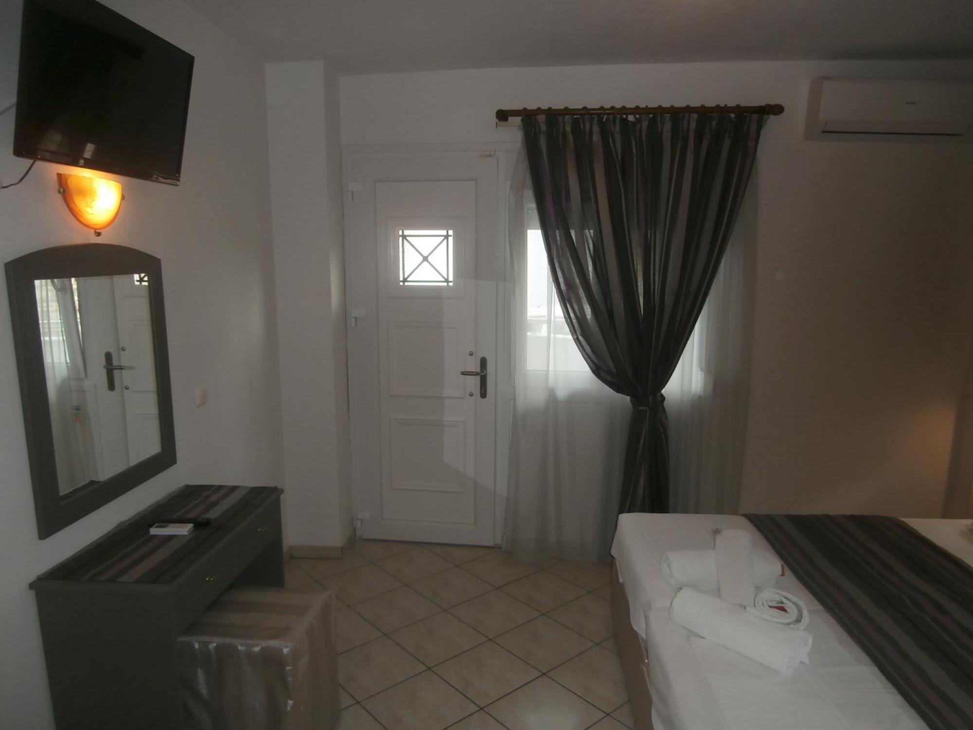 לימנריה Hotel Asterias מראה חיצוני תמונה